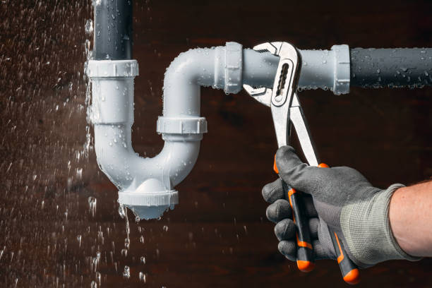 Professional Leak Detection technician working in Denver, IA
